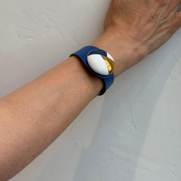 BRAZALETE CUERO Y CERÁMICA AZULÓN