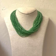 COLLAR PERLAS DE CRISTAL VERDE CLARO