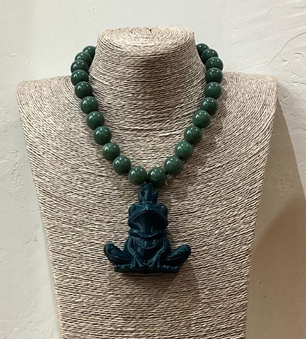 SHORT GREEN FROG NECKLACE