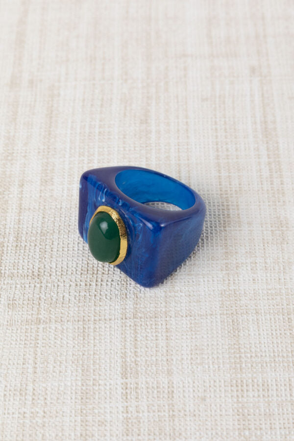 ANILLO RESINA Y PIEDRA DURA