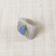 ANILLO RESINA Y PIEDRA DURA