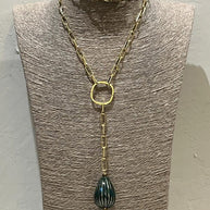 NECKLACE WITH CHAIN AND GREEN CERAMIC PIECE
