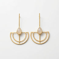 SMALL PYRAMID EARRINGS BLACK AND WHITE
