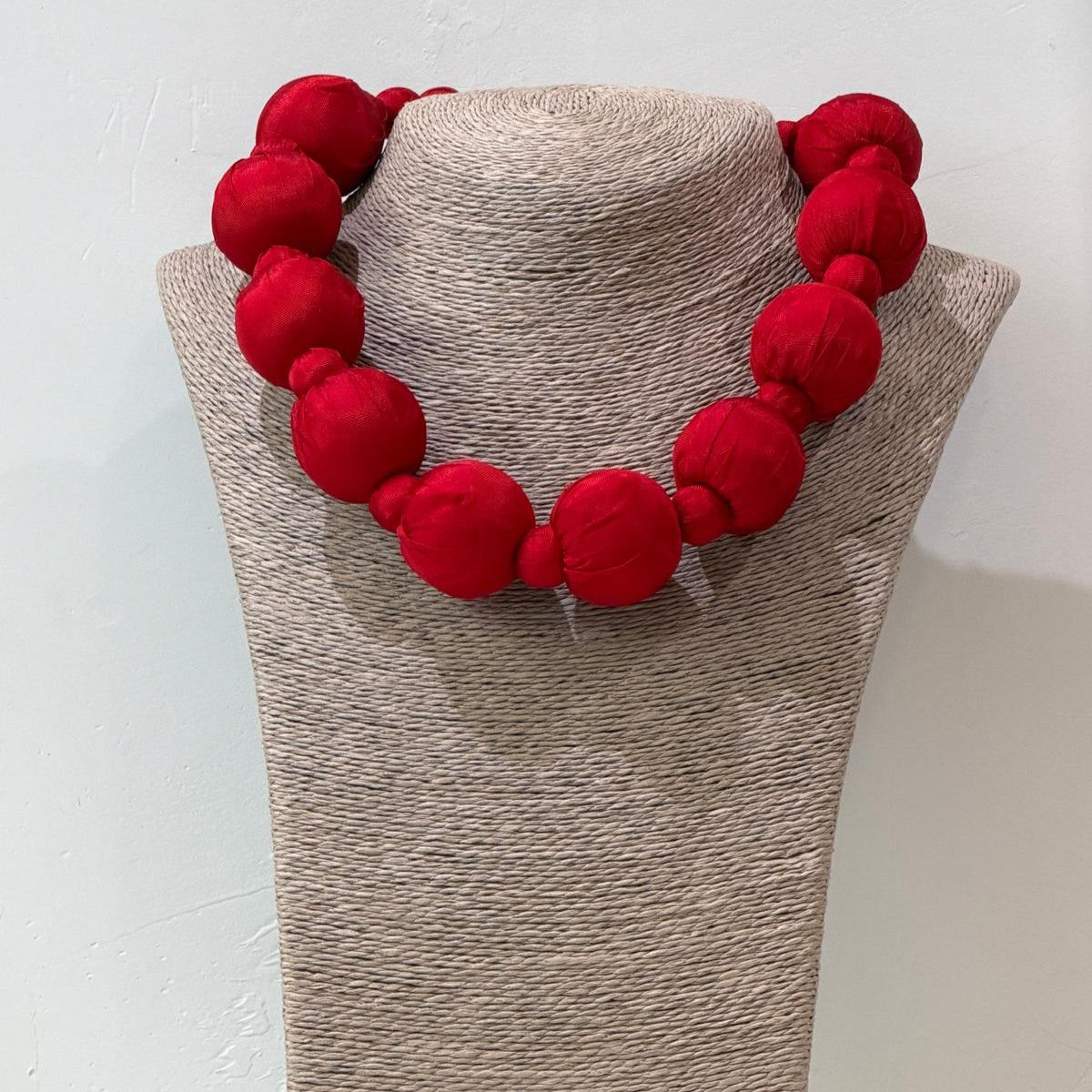 LONG NECKLACE IVORY BEAD
