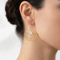 SMALL PYRAMID EARRINGS BLACK AND WHITE