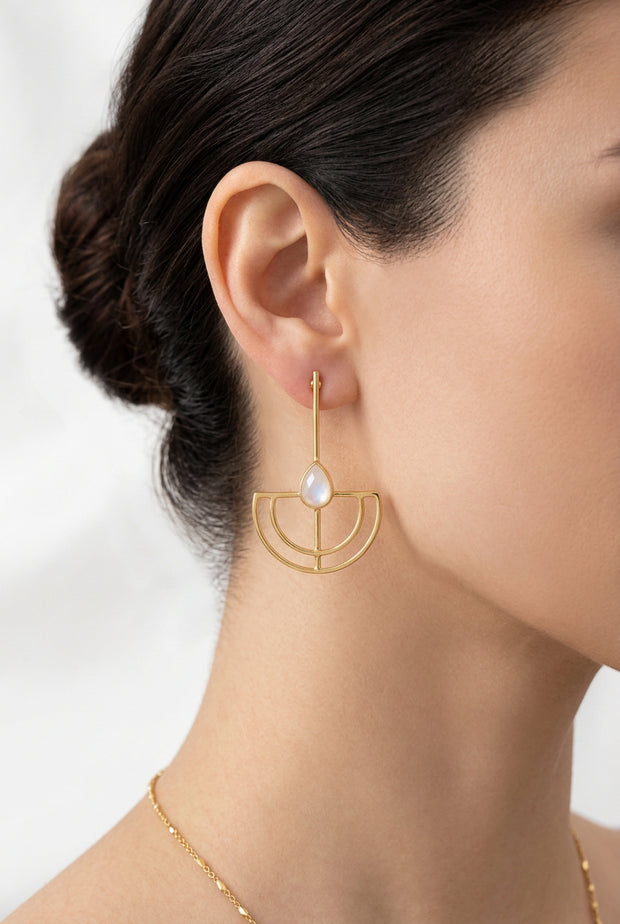 SMALL PYRAMID EARRINGS BLACK AND WHITE