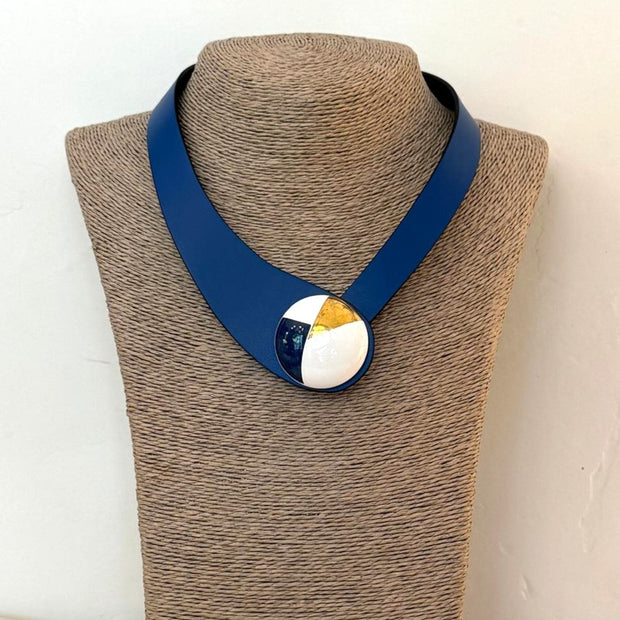 COLLAR CUERO Y CERÁMICA AZULÓN