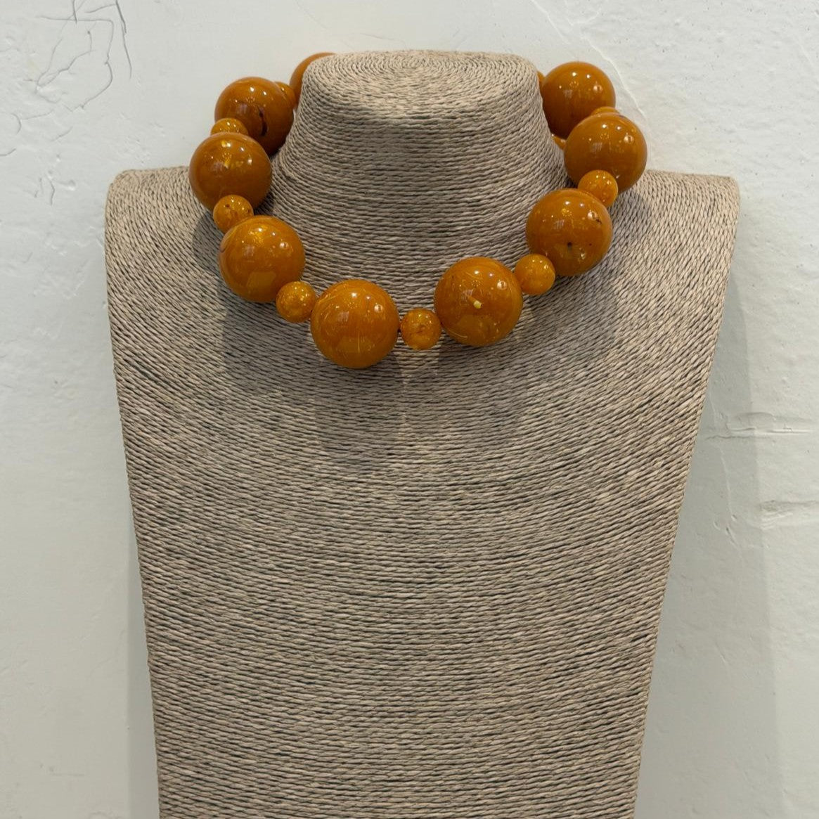 COLLAR ALTERNATA MOSTAZA