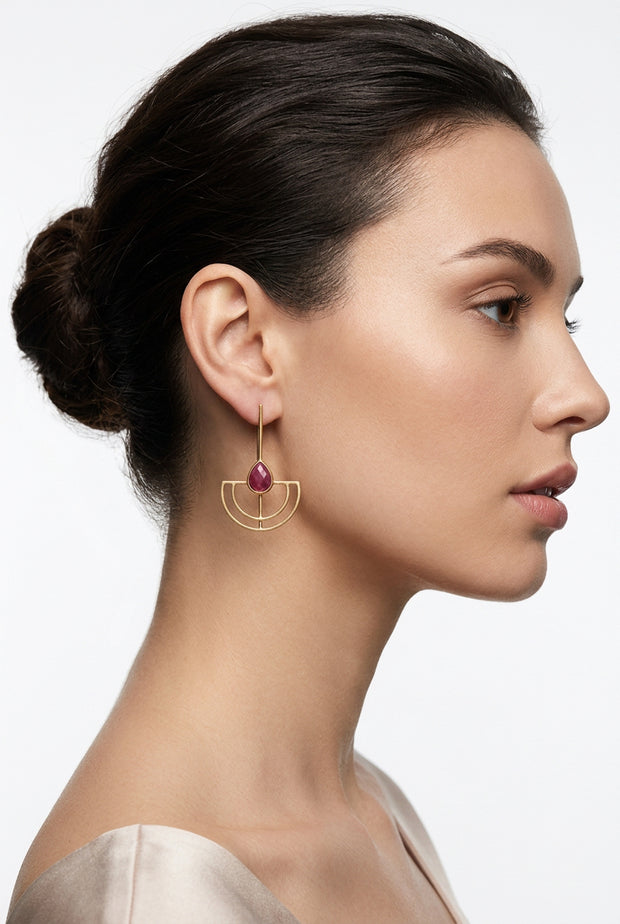 SMALL PYRAMID EARRINGS BLACK AND WHITE