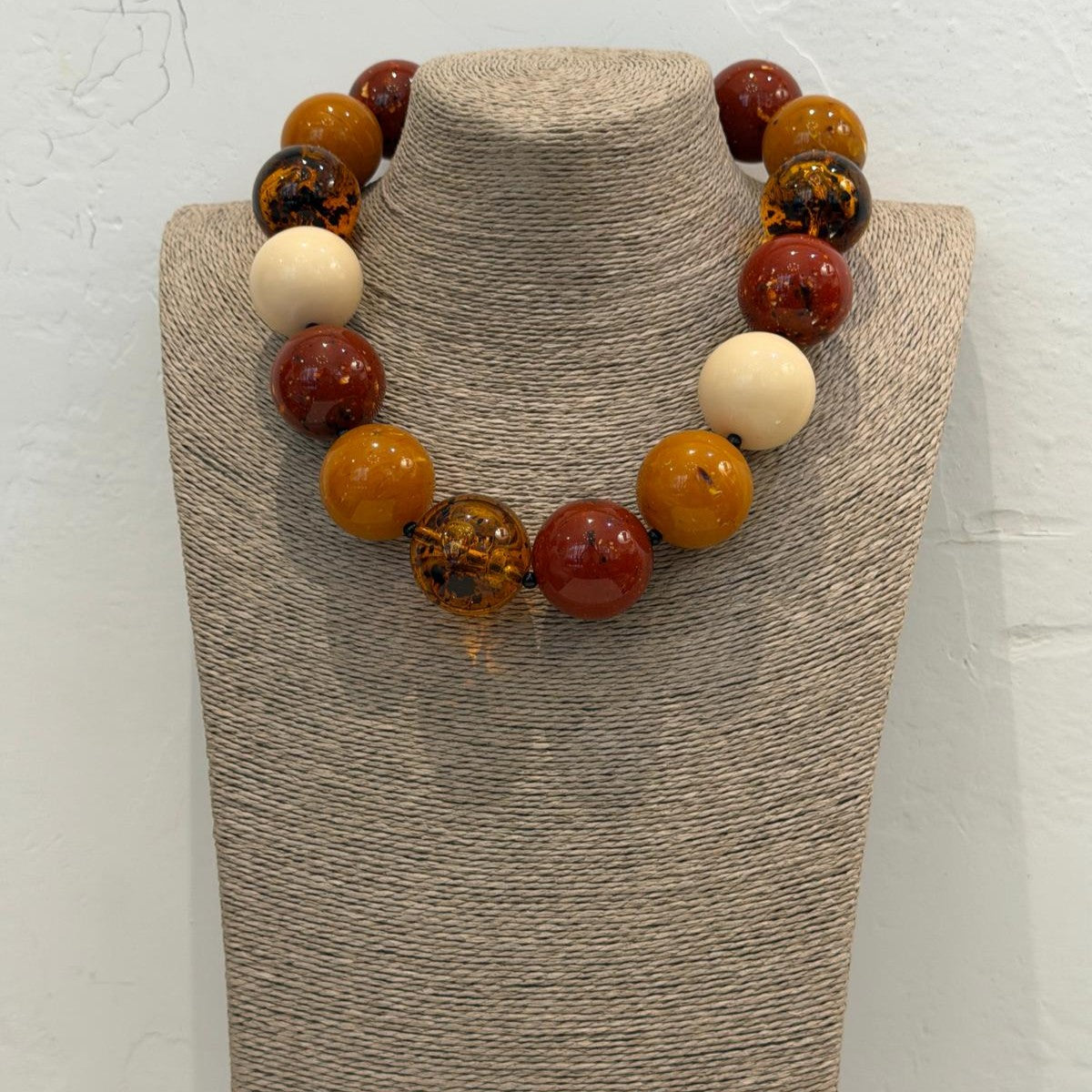 COLLAR CARIOCA TEJA Y MARFIL