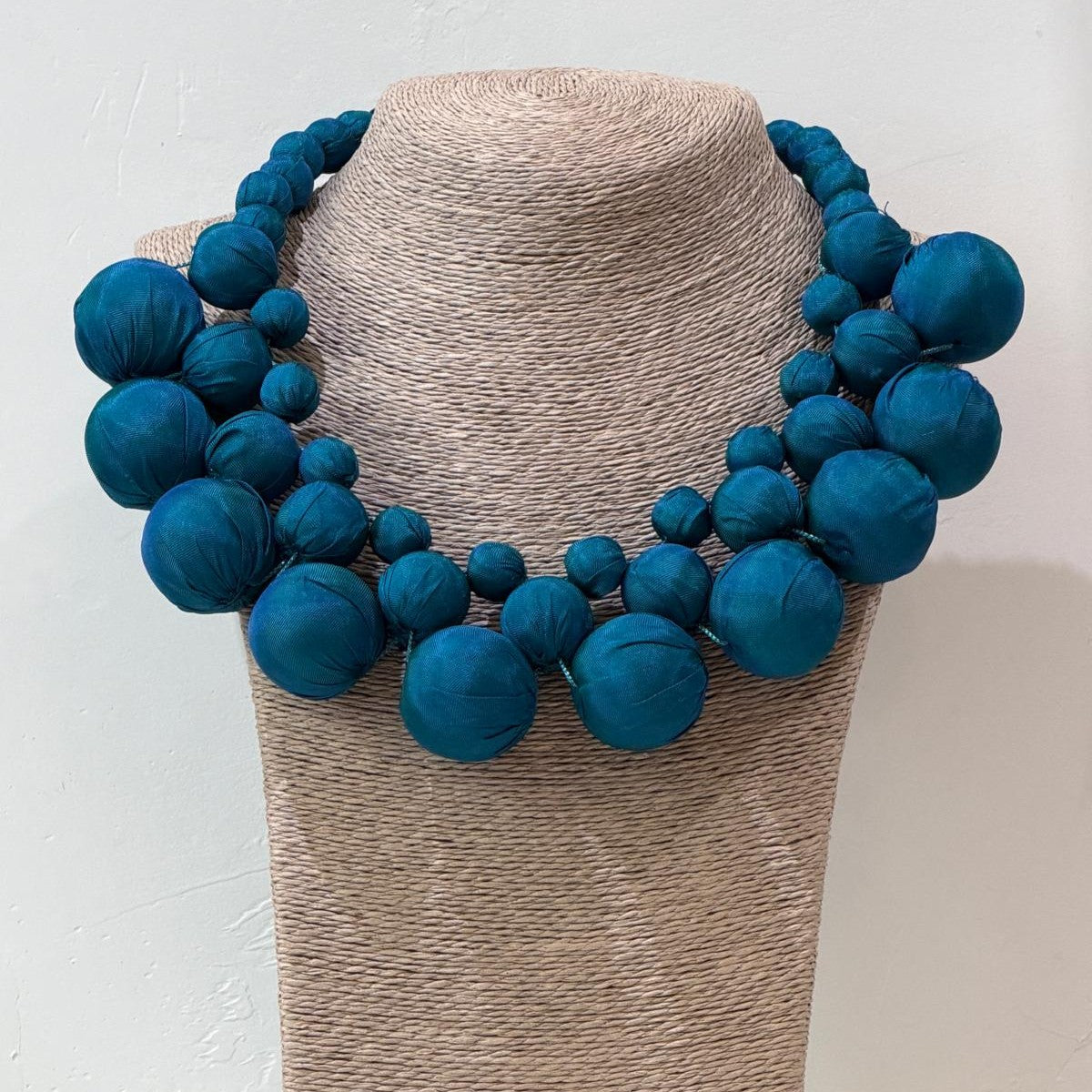 COLLAR SEDA CHEOPE PETROLEO