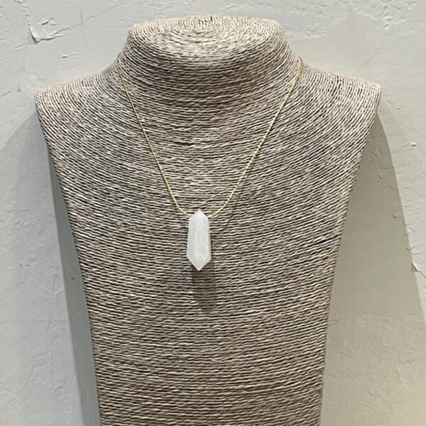 COLLAR PIEDRA PIRAMIDAL BLANCO