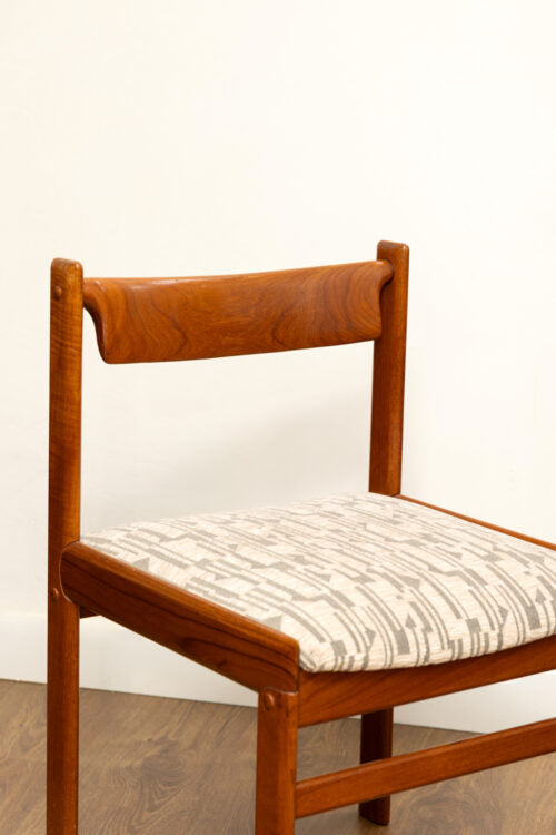 6 DINING CHAIRS