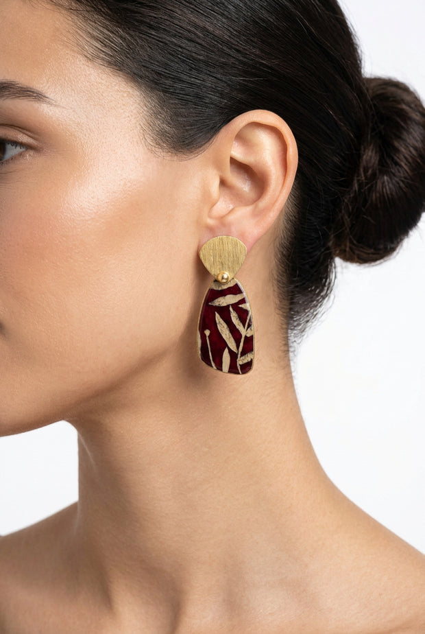 SMALL PYRAMID EARRINGS BLACK AND WHITE