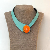 COLLAR CUERO Y CERÁMICA TURQUES