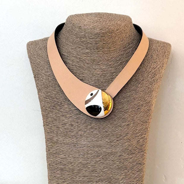 COLLAR CUERO Y CERÁMICA NUDE