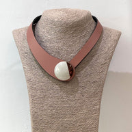 COLLAR NUDE Y BOTÓN CREMA Y COBRE