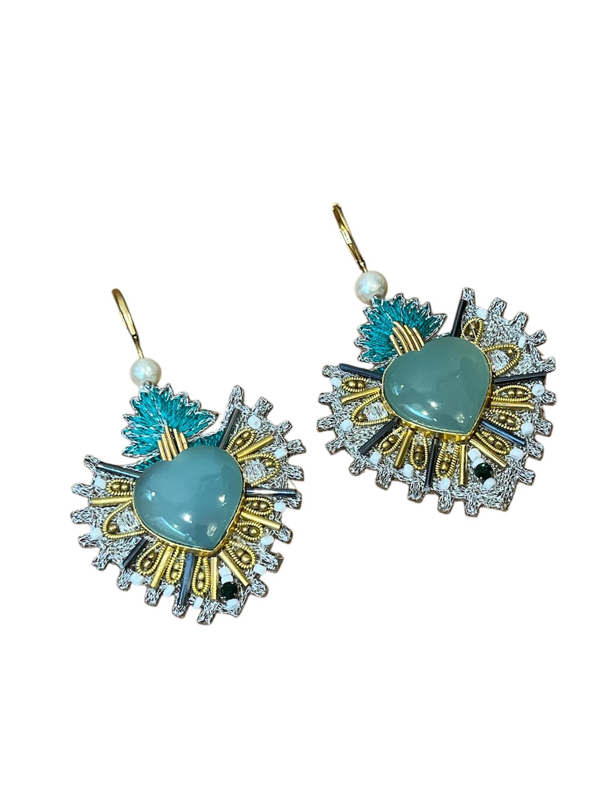 PENDIENTES BORDADOS CORAZÓN