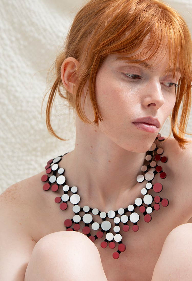COLLAR ABSTRACTION SILVER AND BURGUNDY