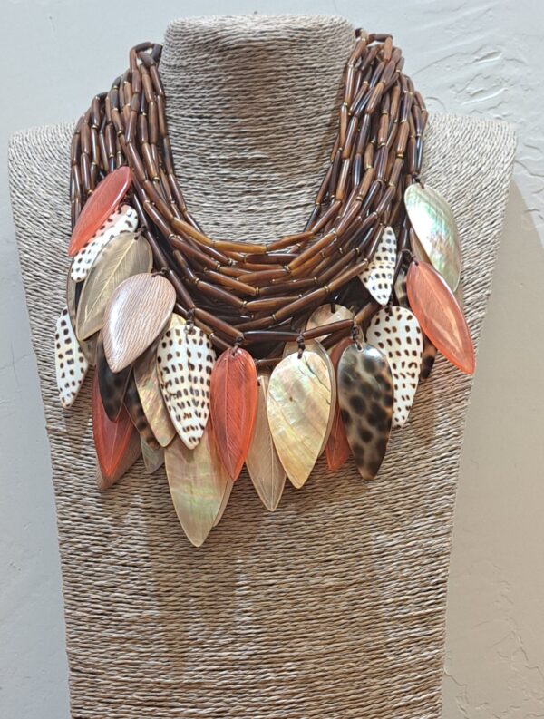 COLLAR NATURALEZA SUSPENDIDA