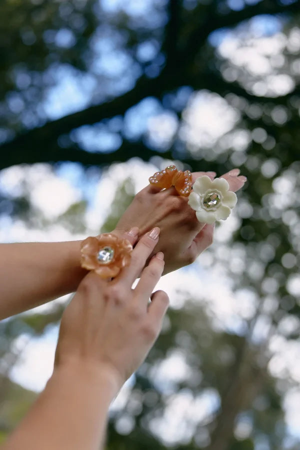 ANILLO PETUNIA BLANCA