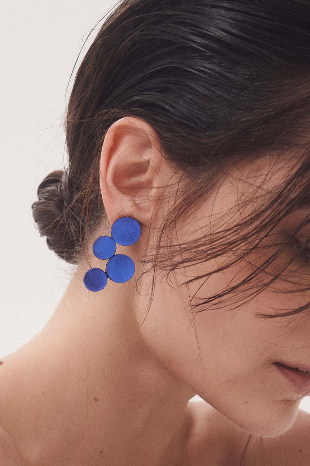 PENDIENTES ABSTRACTION SMALL LEATHER BLUE