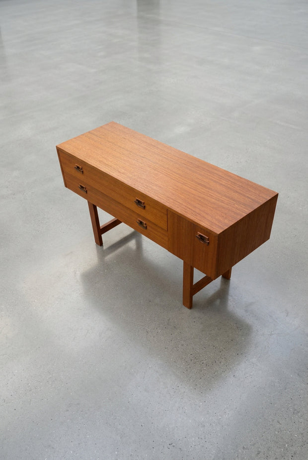 MUEBLE BAJO AUXILIAR