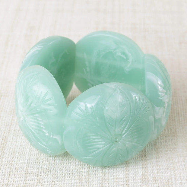BRAZALETE RESINA TALLADA VERDE