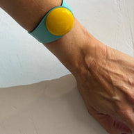 BRAZALETE CUERO Y CERÁMICA TURQUESA