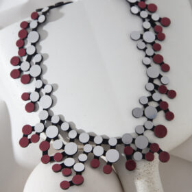 COLLAR ABSTRACTION SILVER AND BURGUNDY