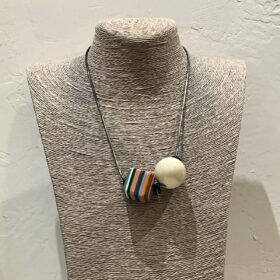 COLGANTES BOLA Y CUBO MULTICOLOR CRUDO