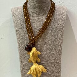 COLLAR CARPA MOSTAZA