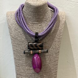 COLLAR AURA MALVA