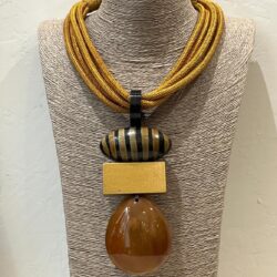 COLLAR AURA TRIPLE AMARILLO  Y NEGRO