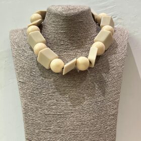 COLLAR LARGO SETENTA MARFIL